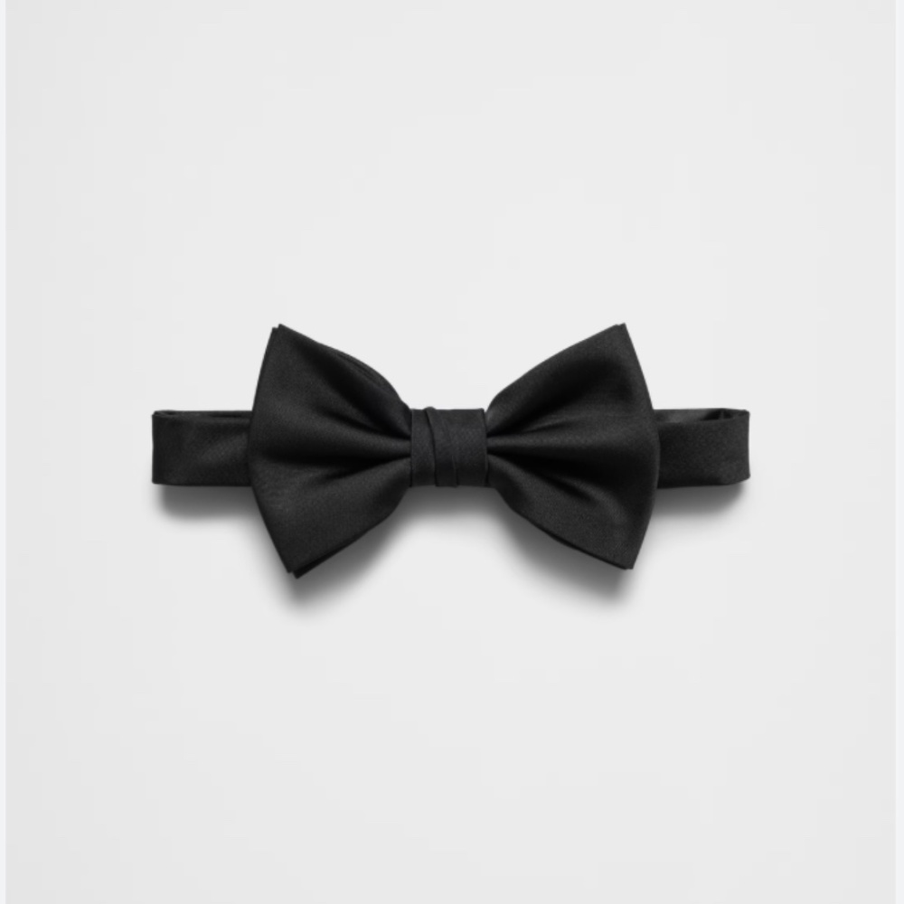 Banana Republic Factory Outlet Classic Bow Tie